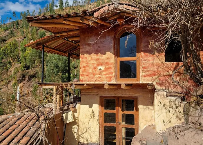 Wolf Totem Steam Punk Hostel Pisac